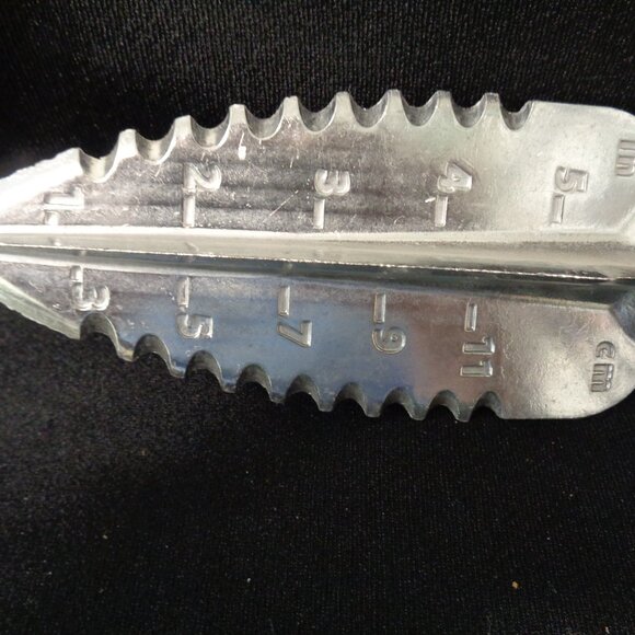 Garden Weasel Multi-blade planter/digger heavy duty nonslip grip - Picture 3 of 6